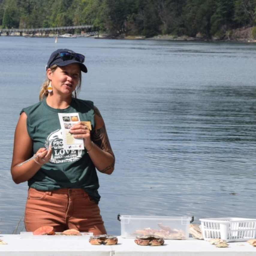 Jess Newley conducting molt search training